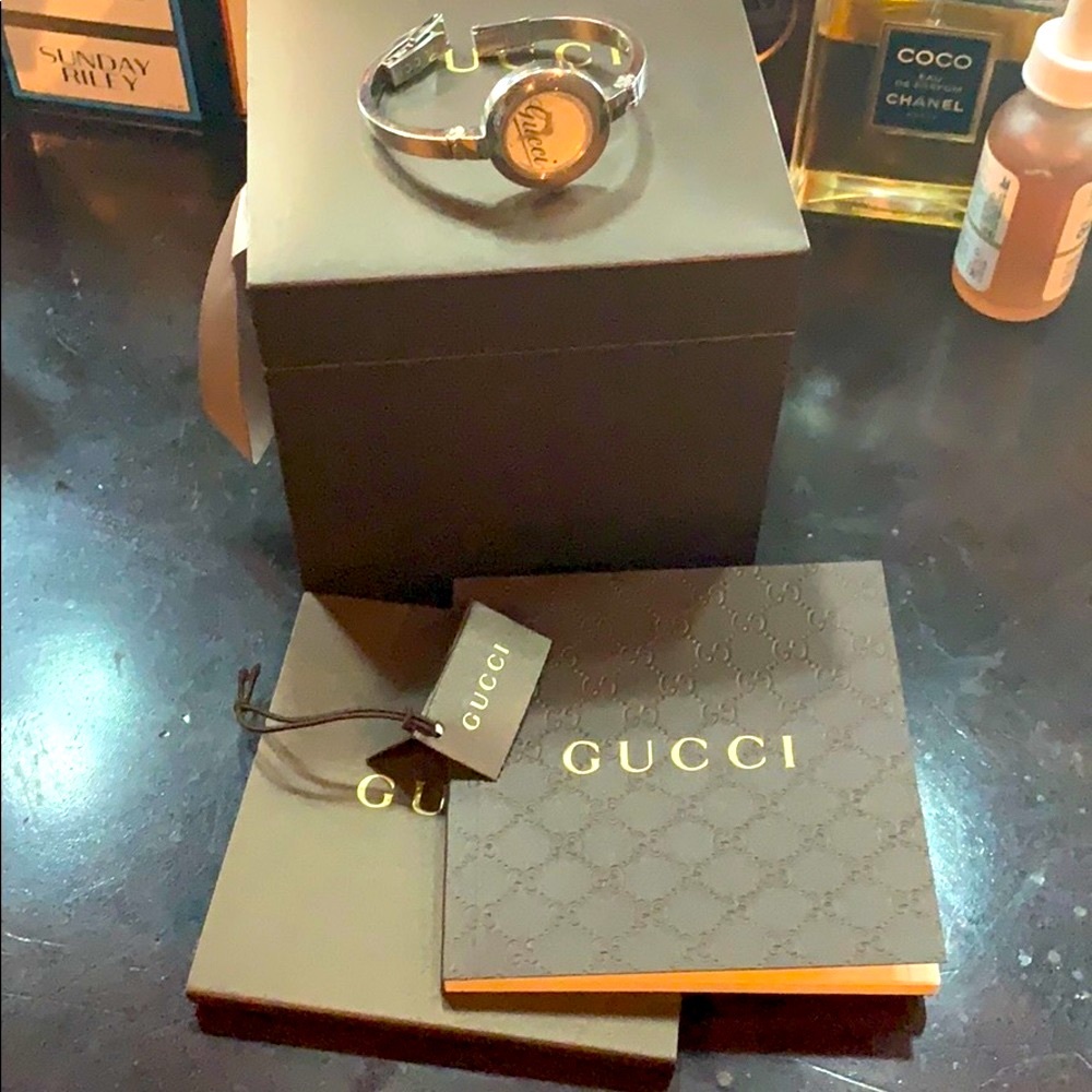 Gucci ladies band watch - Picture 2 of 6